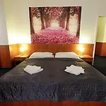 Zlata Vaha 3* Prague