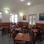 Zlata Vaha 3* Prague