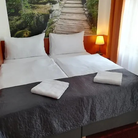 Zlata Vaha 3* Prague