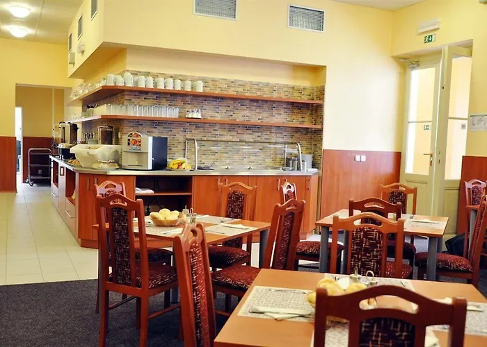 호텔 즐라타 바하 3*